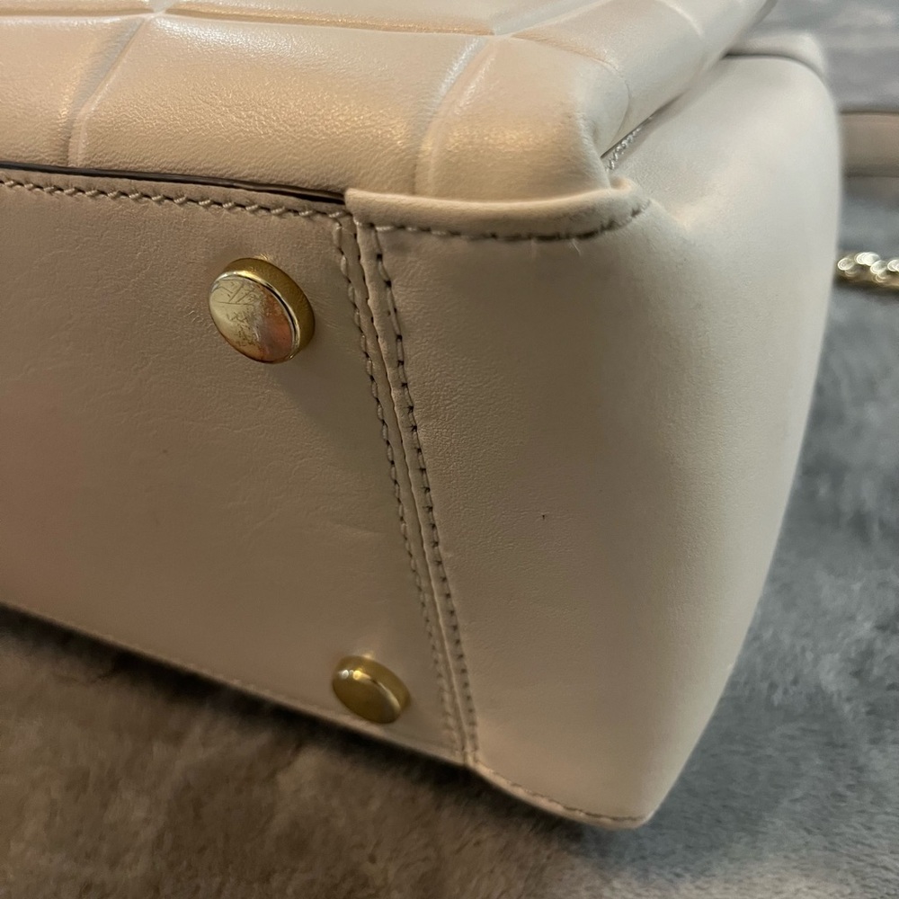 Michael Kors Leather Susan Cream w/ Gold Hardware Medium Quilted Tote B… - Picture 8 of 16